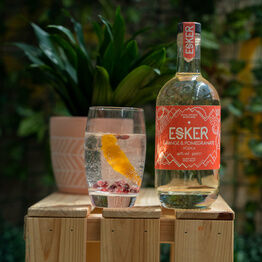 Esker Orange & Pomegranate Vodka (50cl) 40%