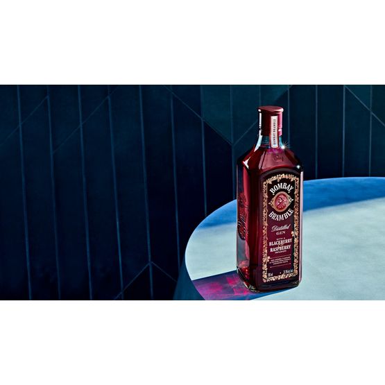Bombay Bramble Gin 70cl (37.5% ABV)